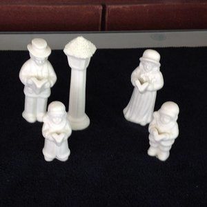 5 pc set of Carolers